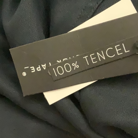 black TAPE- plus size pants with ruffled waist and cuffed hem. Size 3X - Picture 8 of 8